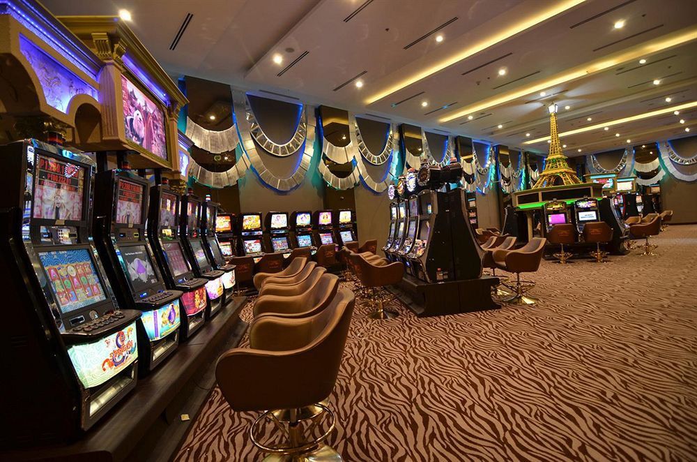 Midas Hotel And Casino Pasay Exterior photo